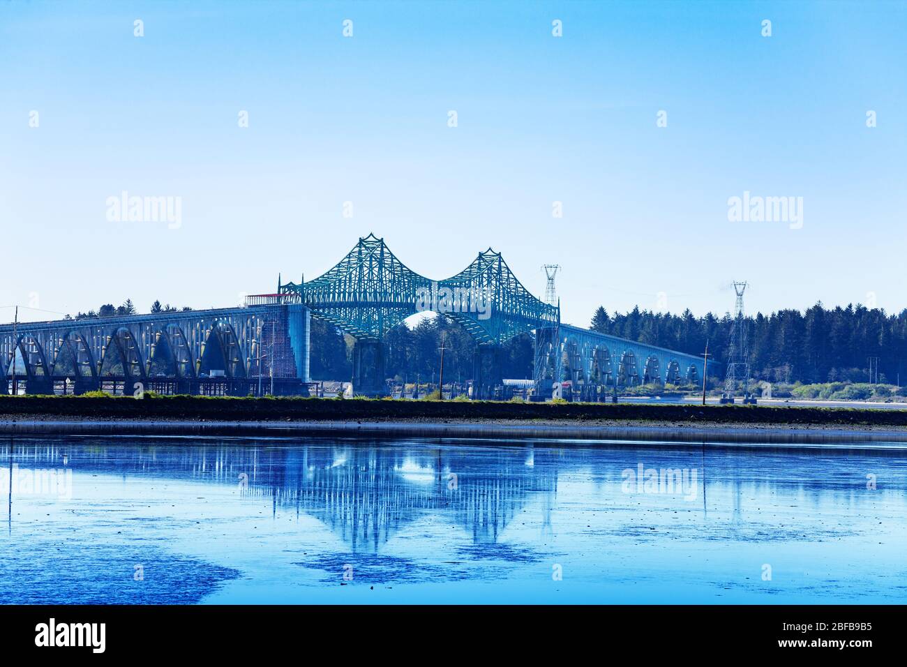McCullough Memorial Bridge über North Bend unterer Kanal, Freischwinger, der Coos Bay an der US Route 101, Oregon überspannt Stockfoto