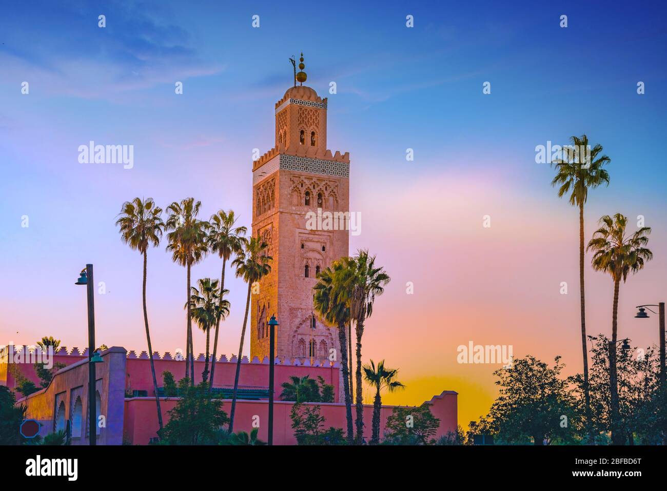 Moschee Koutoubia Minarett in der Medina von Marrakesch, Marokko Stockfoto