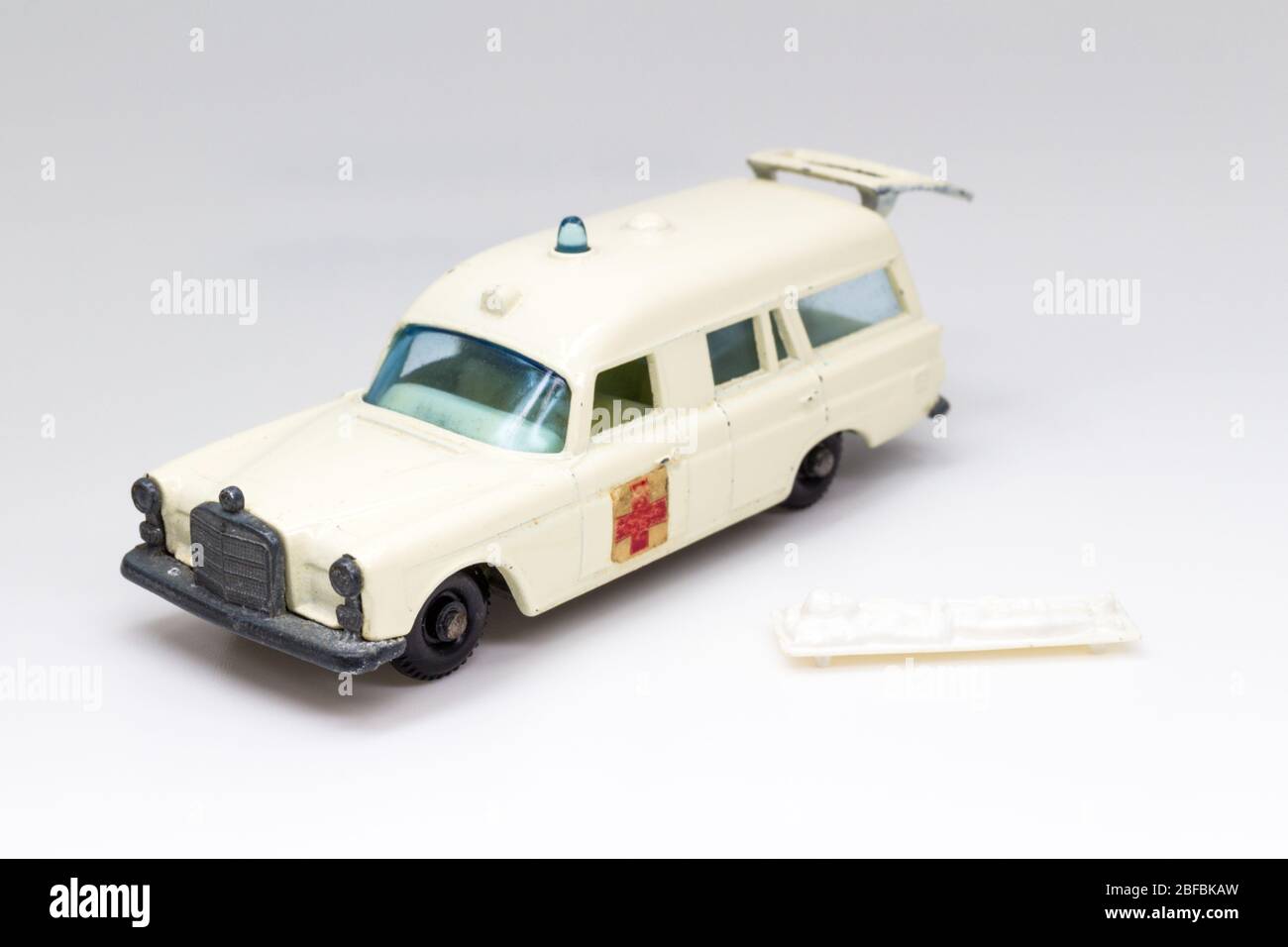 Lesney Products Matchbox Modell Spielzeugauto 1-75 Serie Nr. 3 Mercedes-Benz Binz Ambulance Stockfoto