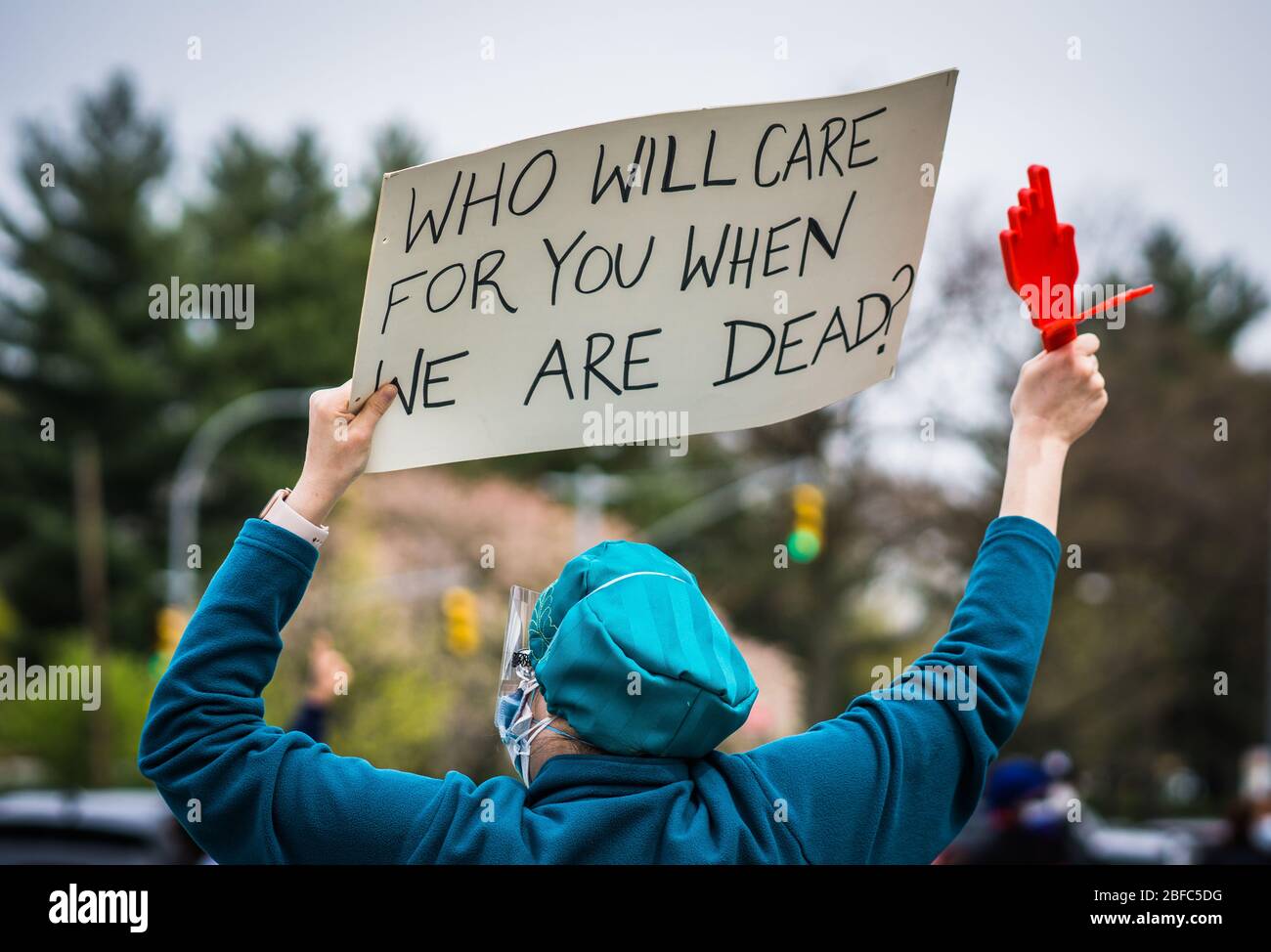 Krankenschwestern im NYC-Krankenhaus protestieren gegen neue Richtlinienänderungen in Bezug auf die Krankheitspferzeit Stockfoto