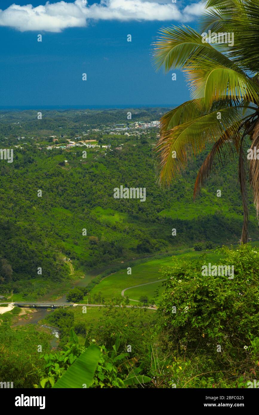 Morovis landschaftlich schöne Aussicht von den Bergen Stockfoto