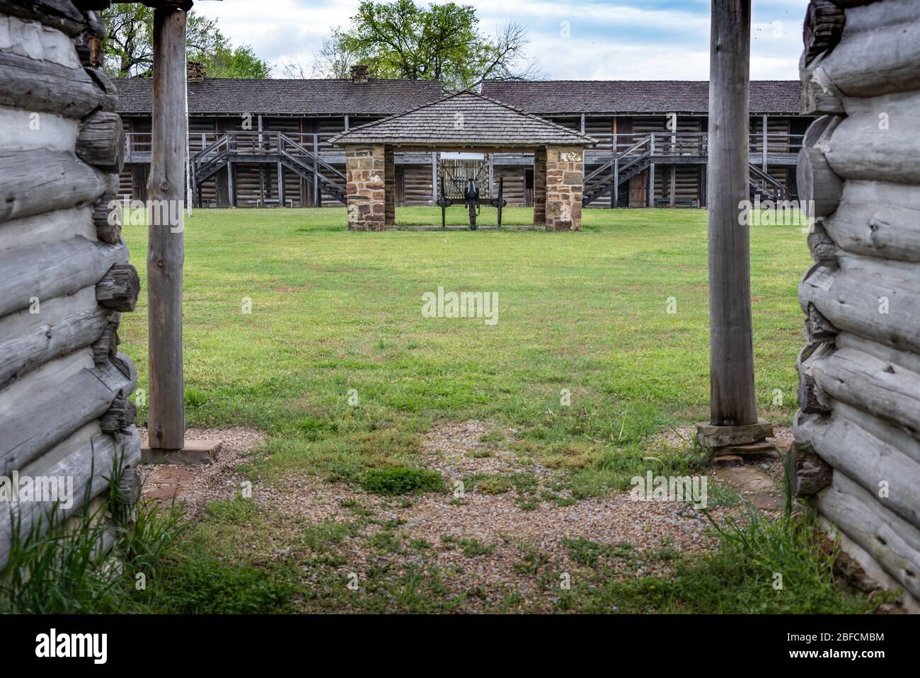 Im Inneren der Stockade in Fort Gibson, einem historischen Militärgelände in Oklahoma, das die amerikanische Grenze auf indischem Gebiet von 181-8 bewachte. Stockfoto