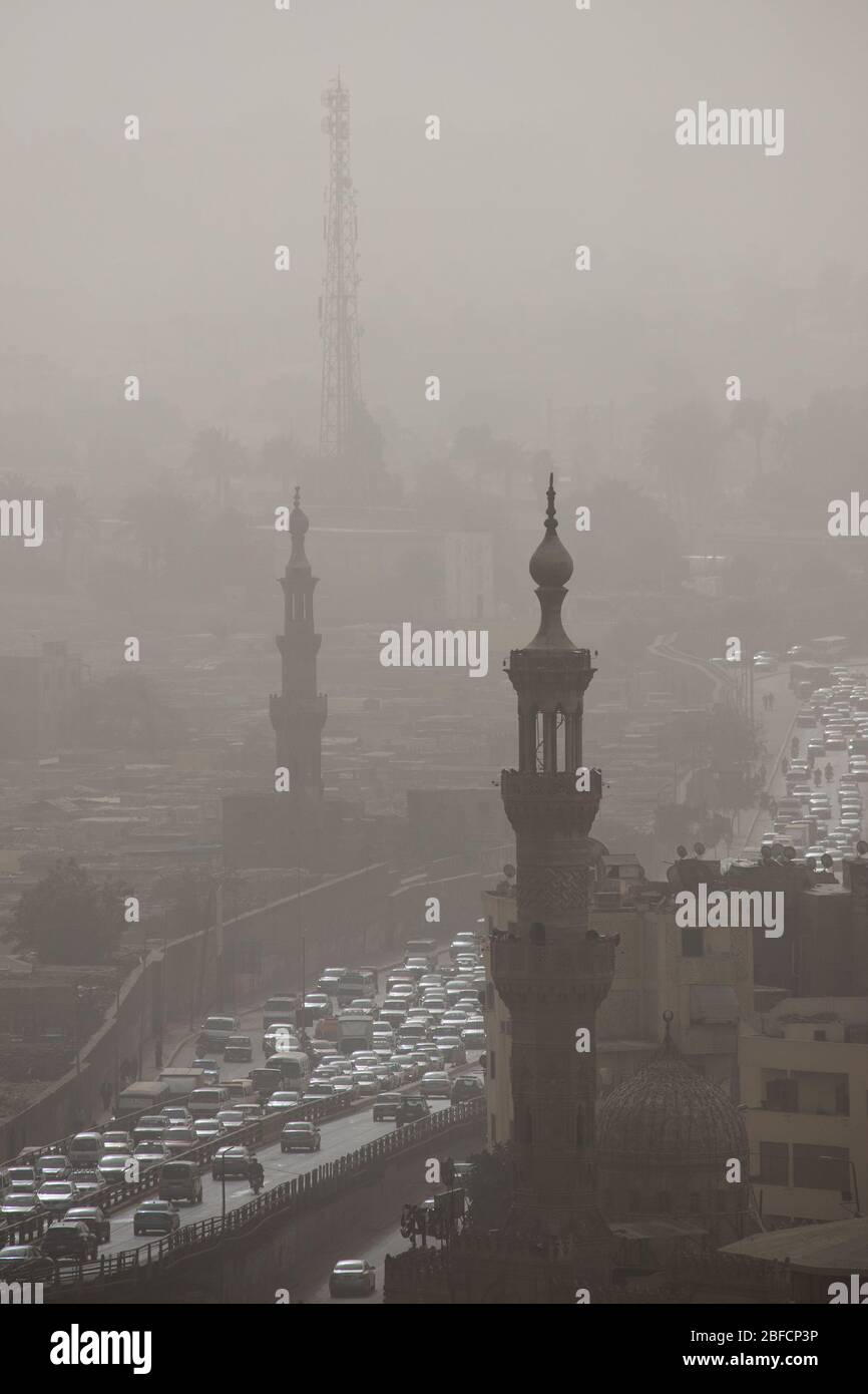 Blick auf das islamische Kairo von der Zitadelle von Saladin in Kairo, Ägypten. Stockfoto