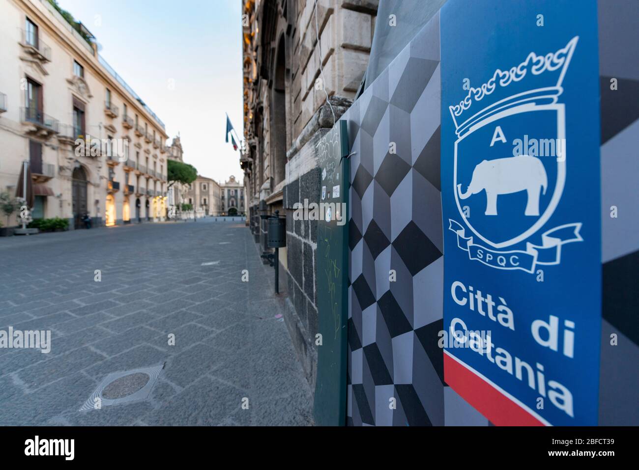 Catania Stadt während der Sperrung für Covid-19 - Via Etnea - Stockfoto