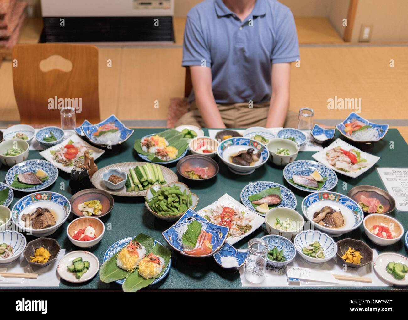Köstliches Menü mit vielen hausgemachten traditionellen Gerichten aus Iiyama, Nagano, Japan. Stockfoto