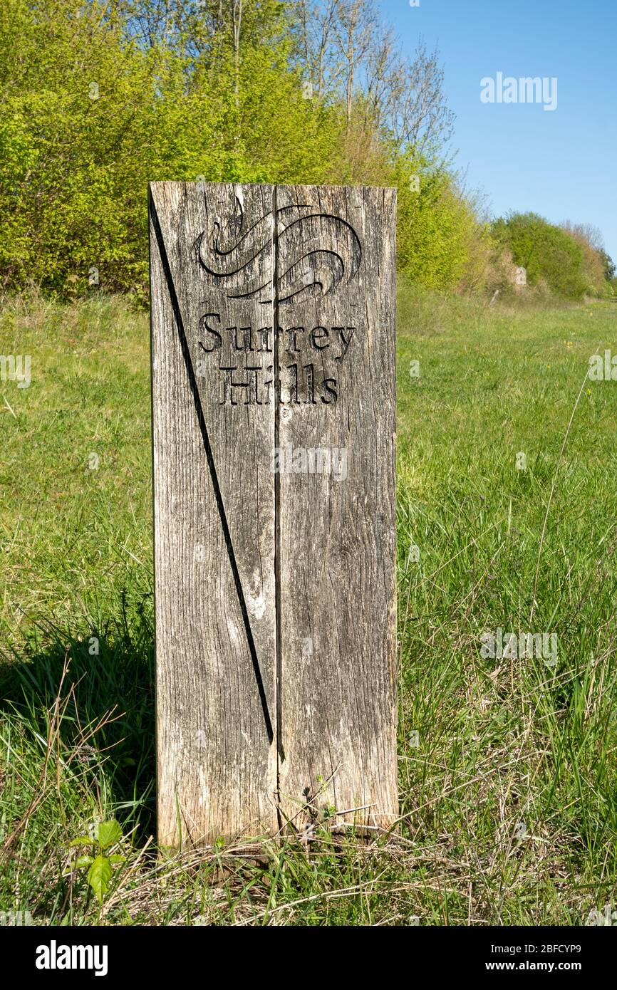 Surrey Hills AONB Holzschild, UK Stockfoto