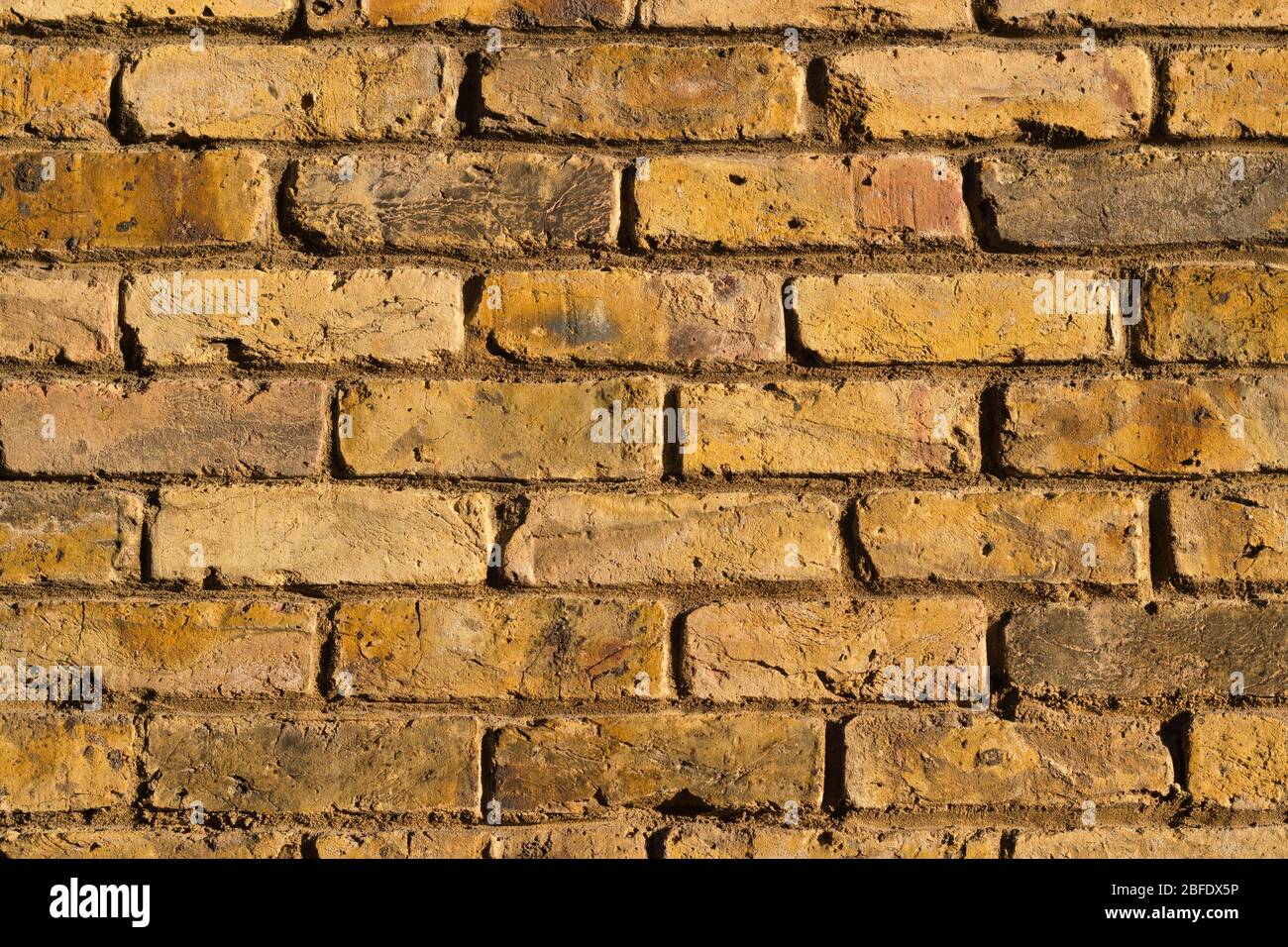 Von Angesicht zu Angesicht, von der Londoner Mauer bei Sonnenschein Stockfoto