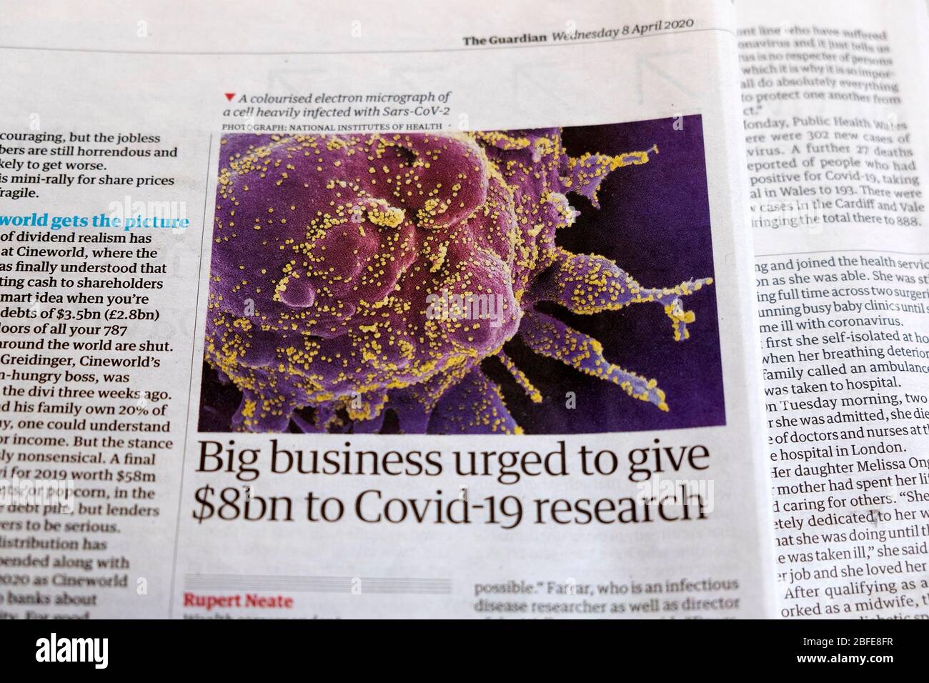 Guardian Zeitung inside page headline article 'Big Business aufgefordert, 8 Mrd. USD an Covid-19 Forschung zu geben' 8 April 2020 London England UK Stockfoto