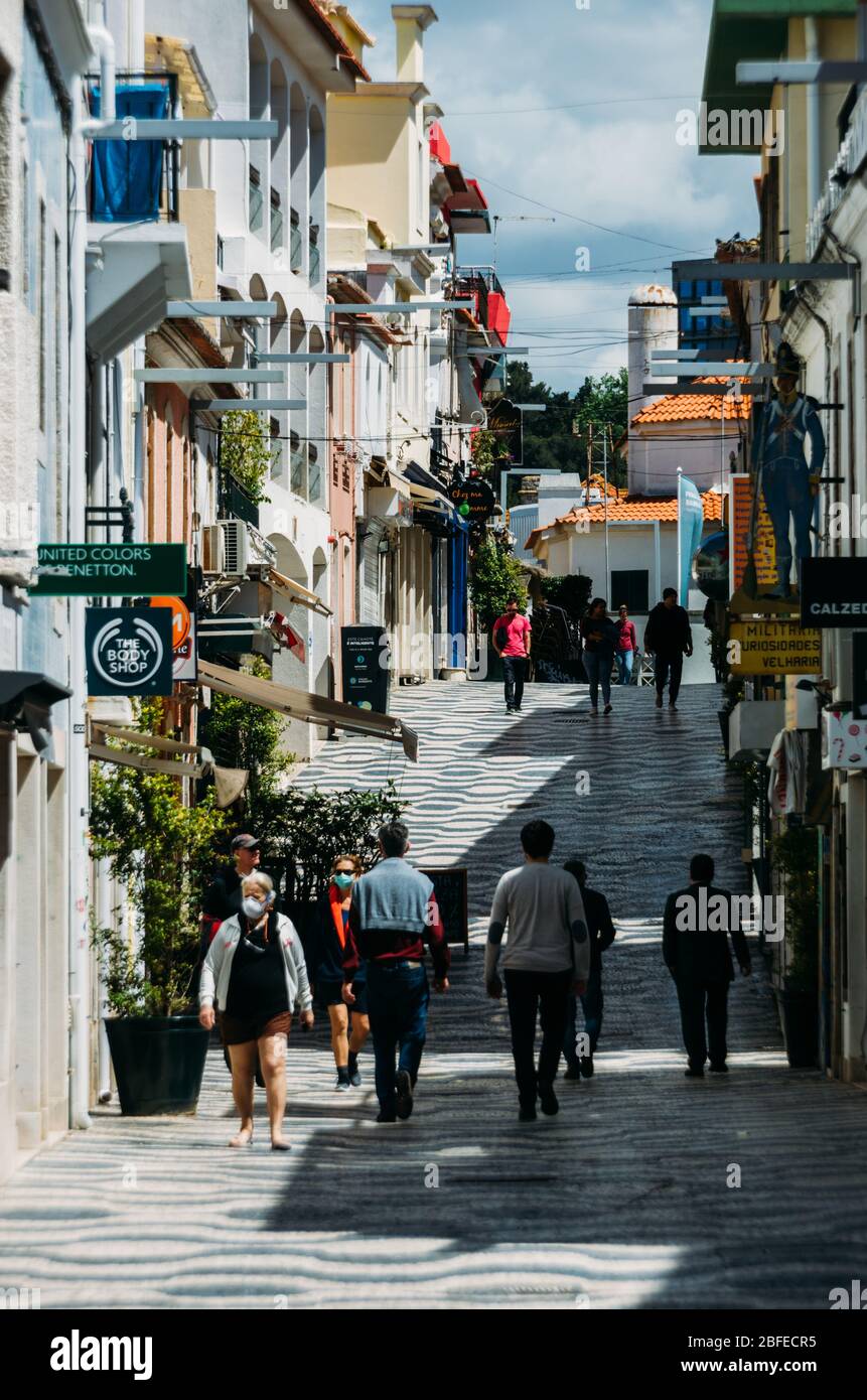 Handelsstraße in Cascais, Lissabon, Portugal während der Coronavirus-Epidemie Stockfoto