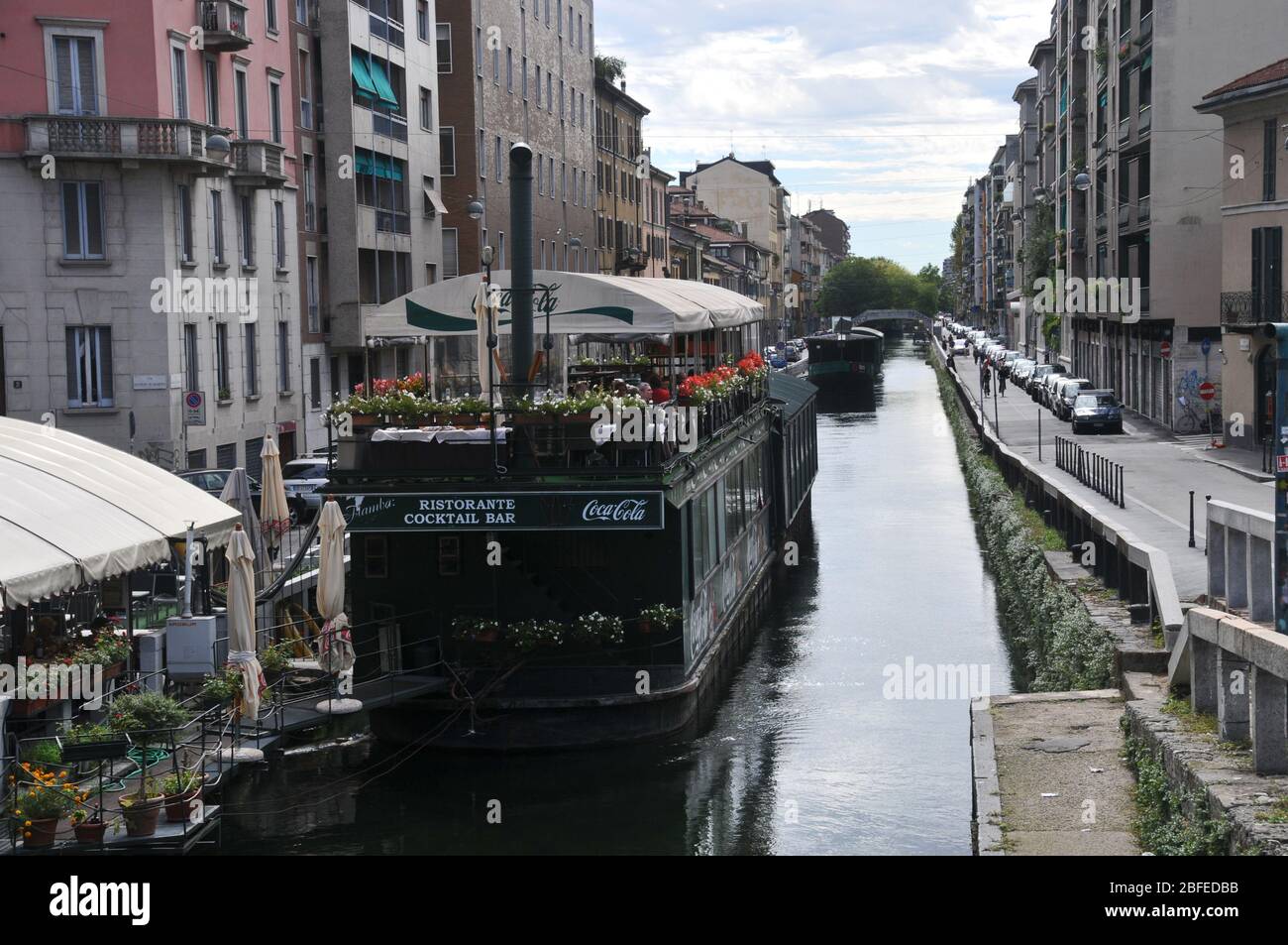 Um Italien - EIN Blick auf den Navigli-Kanal in Mailand Stockfoto
