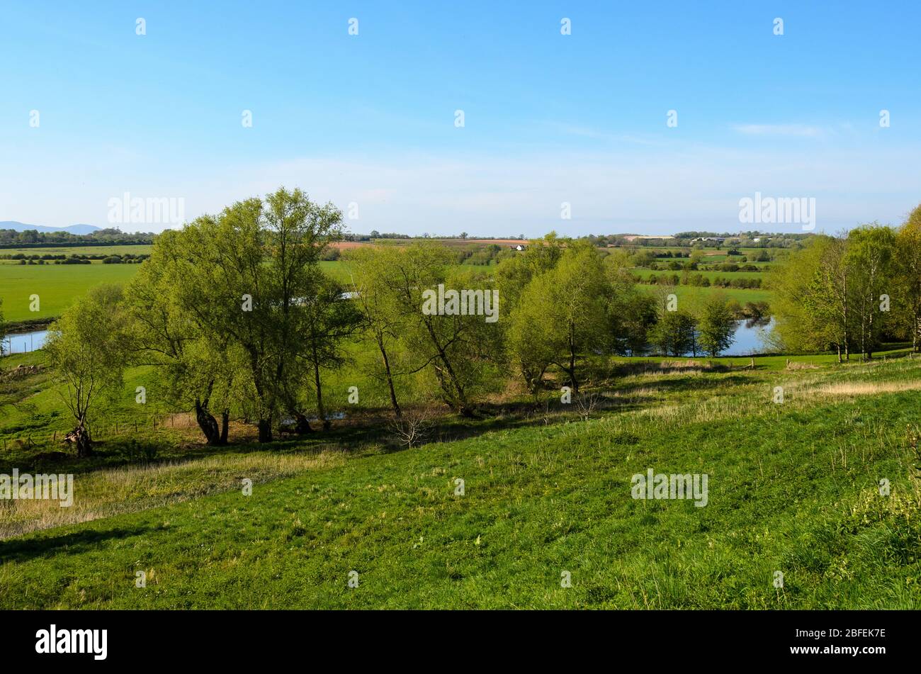 Die Auen des Flusses Avon, von den Hängen von Bredon in Worcestershire, England, gesehen Stockfoto