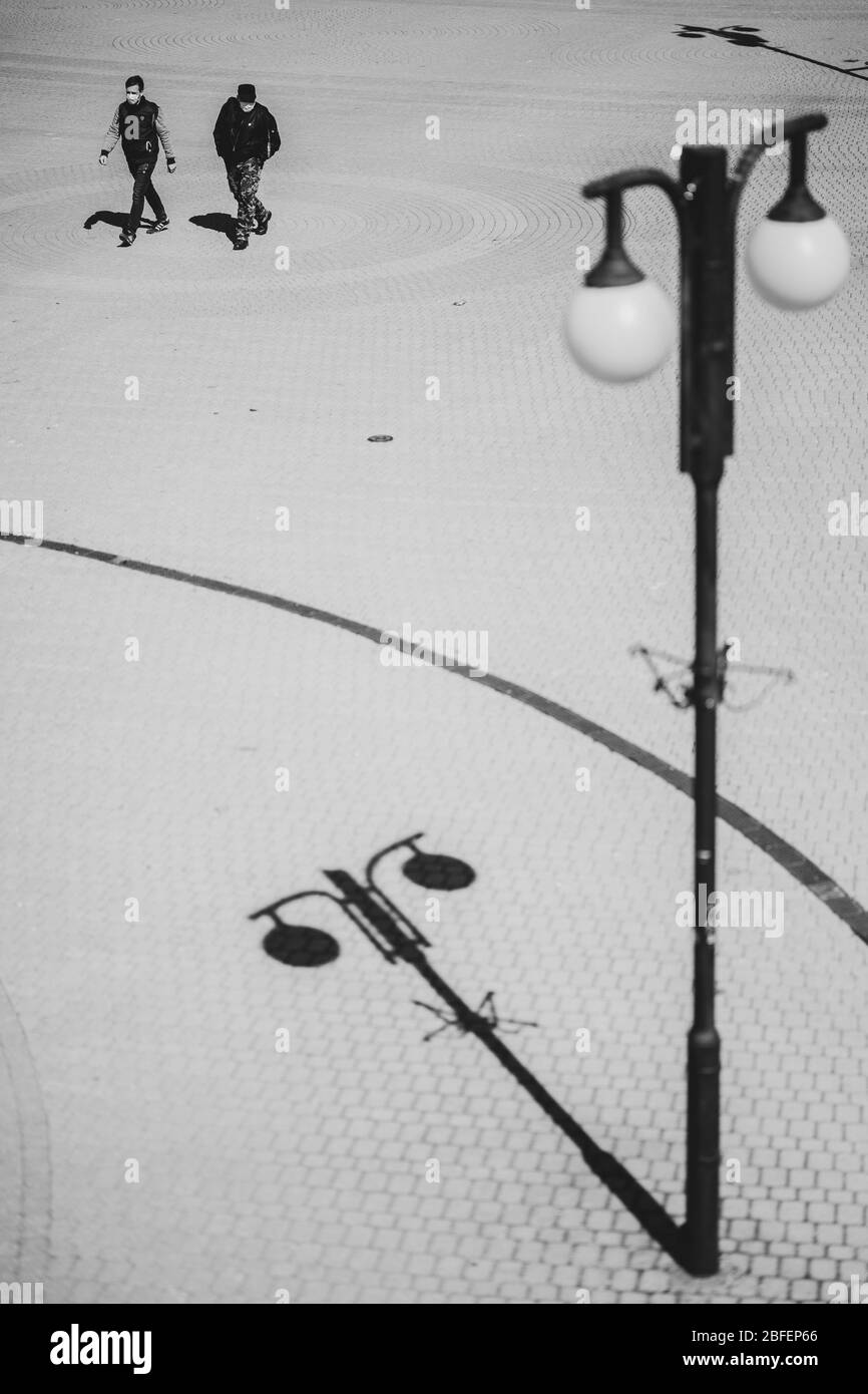 Zwei Männer in Masken Stockfoto