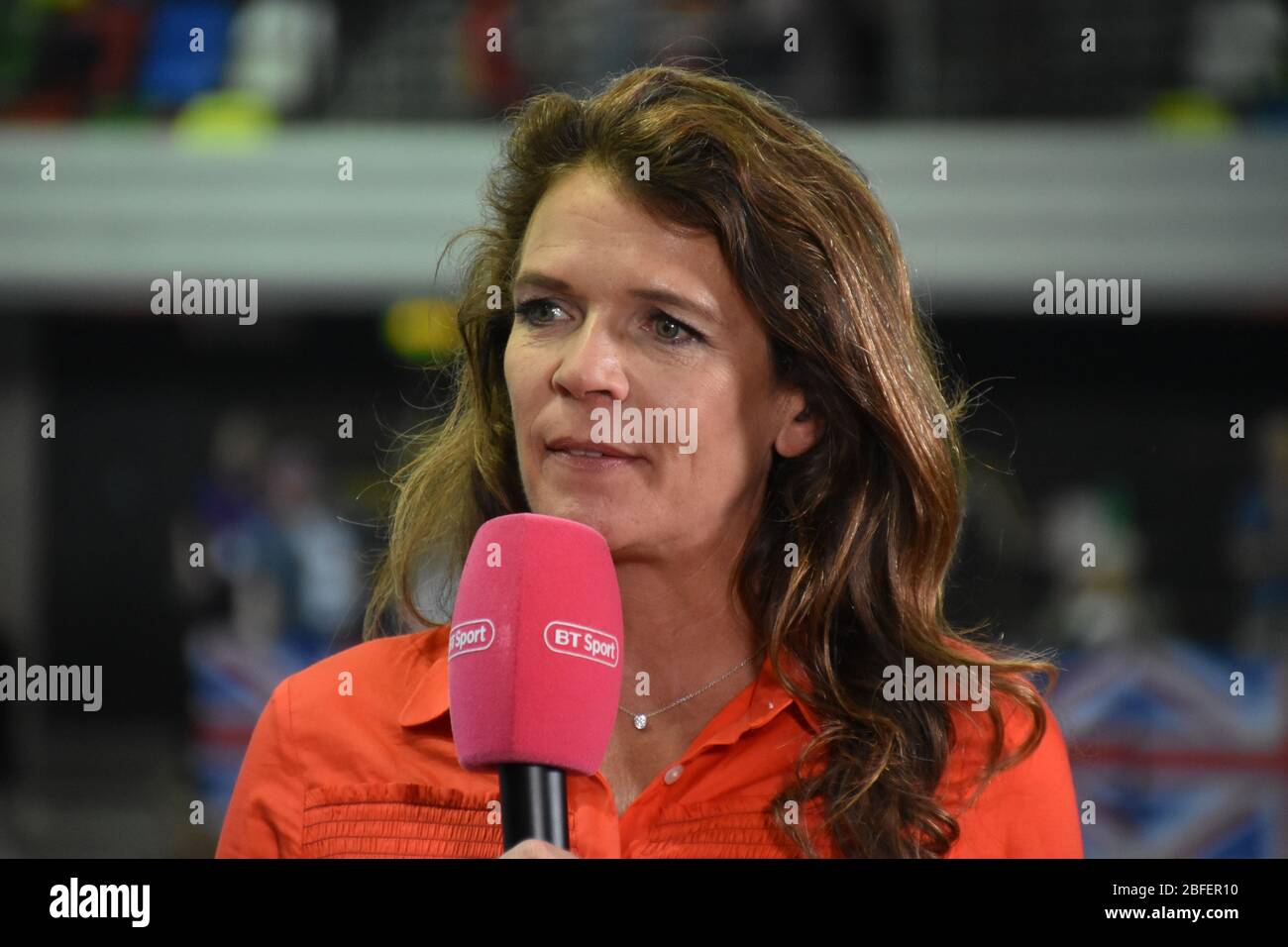 Annabel Croft präsentiert sich am 21. April 2019 für BT Sport in der Copper Box Arena zum Frauen-Tennis Fed Cup. Queen Elizabeth Olympic Park Stockfoto