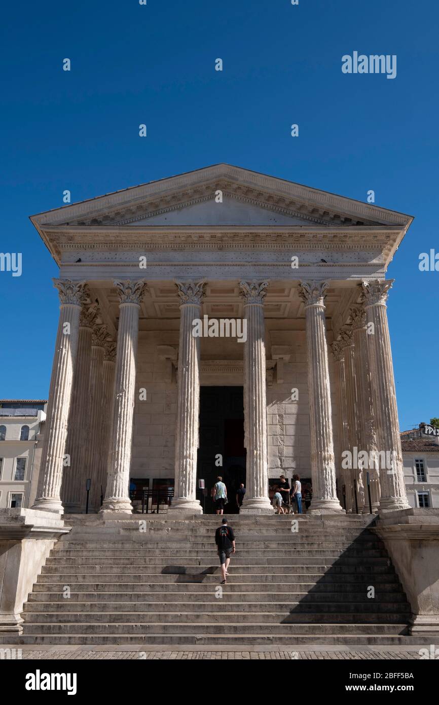 Das Maison Carrée antiken römischen Tempel in Nimes, Frankreich, Europa Stockfoto