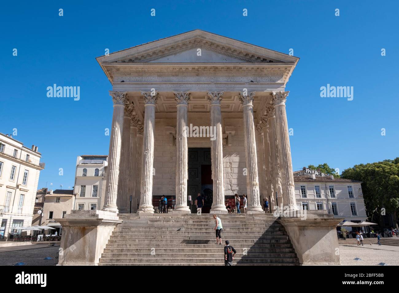 Das Maison Carrée antiken römischen Tempel in Nimes, Frankreich, Europa Stockfoto