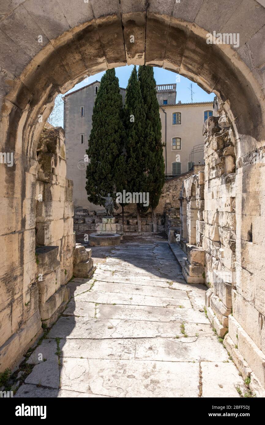 Auguste Gate aka La Porte Auguste antike römische Ruinen in Nimes, Frankreich, Europa Stockfoto