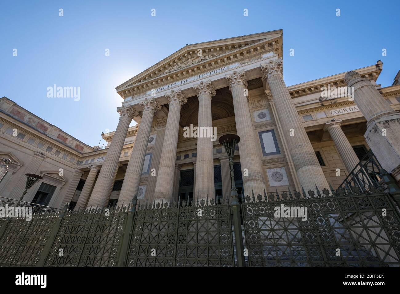 Palais de Justice in Nimes, Frankreich, Europa Stockfoto