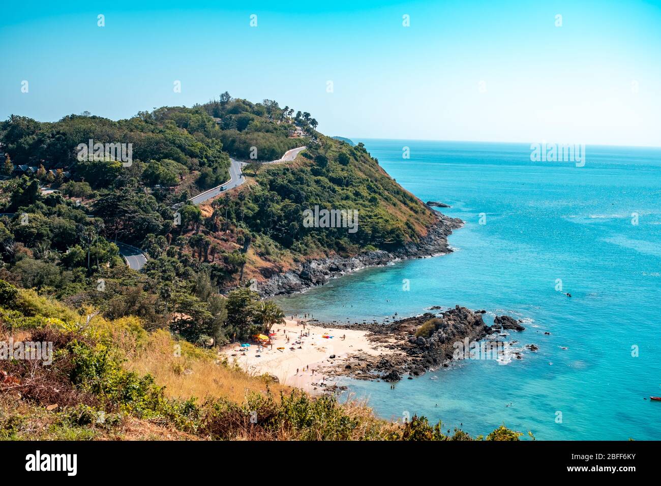 Ya Nui Beach ist eine sehr kleine Strandküste in Rawai, Phuket Stockfoto