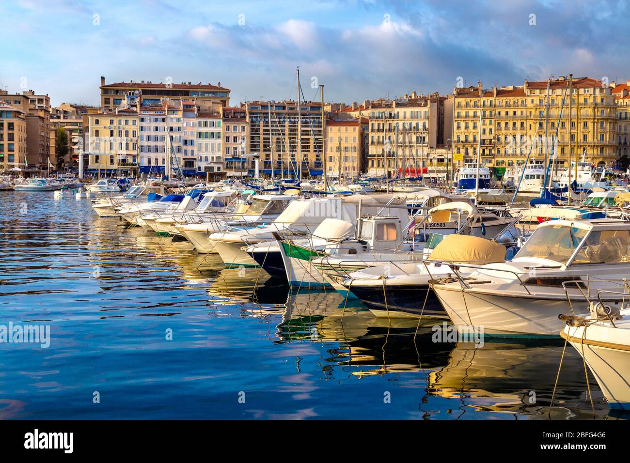 Boote im Hafen von Marseille, Frankreich Stockfoto