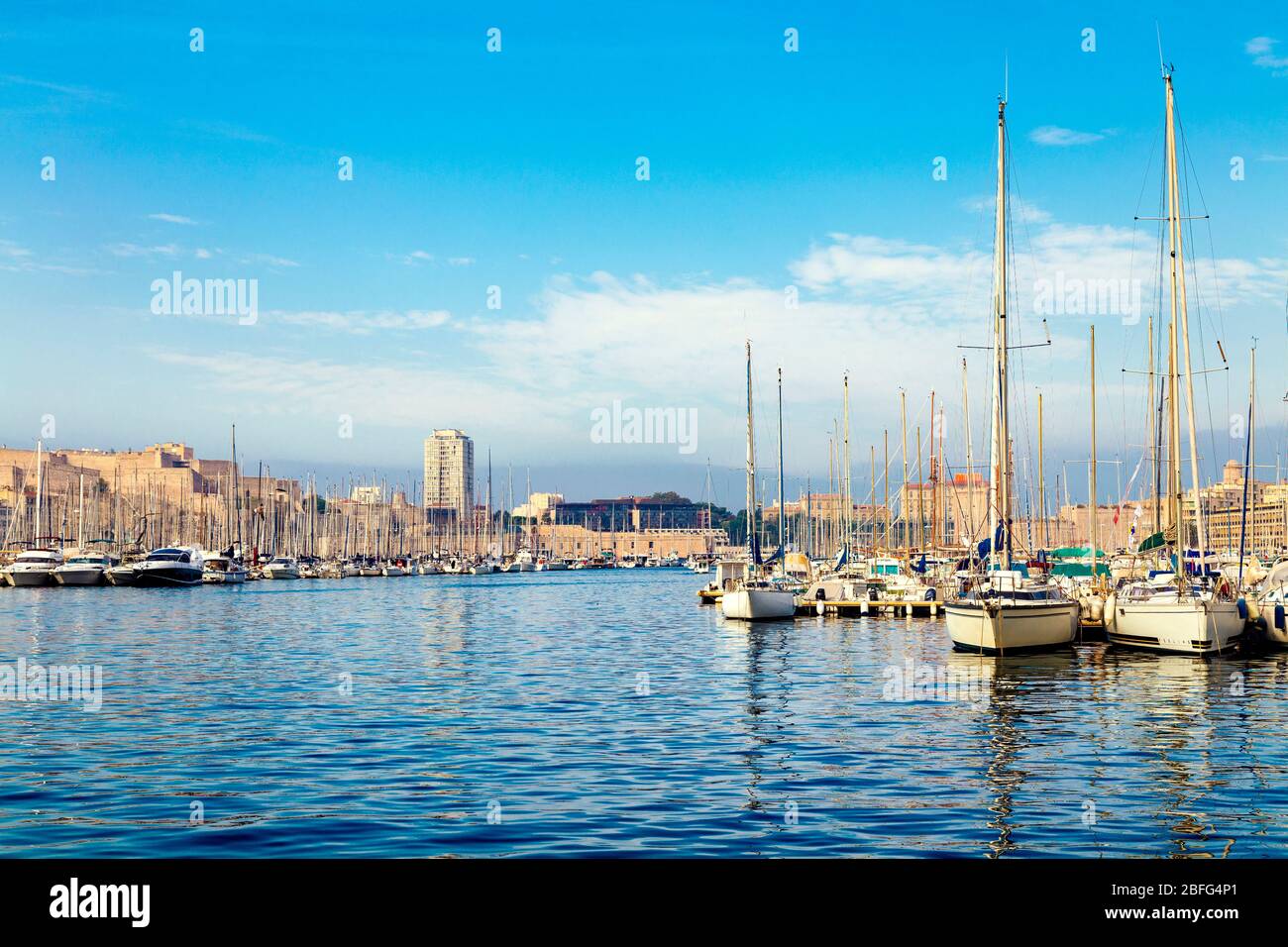 Segelboote im Hafen von Marseille, Frankreich Stockfoto