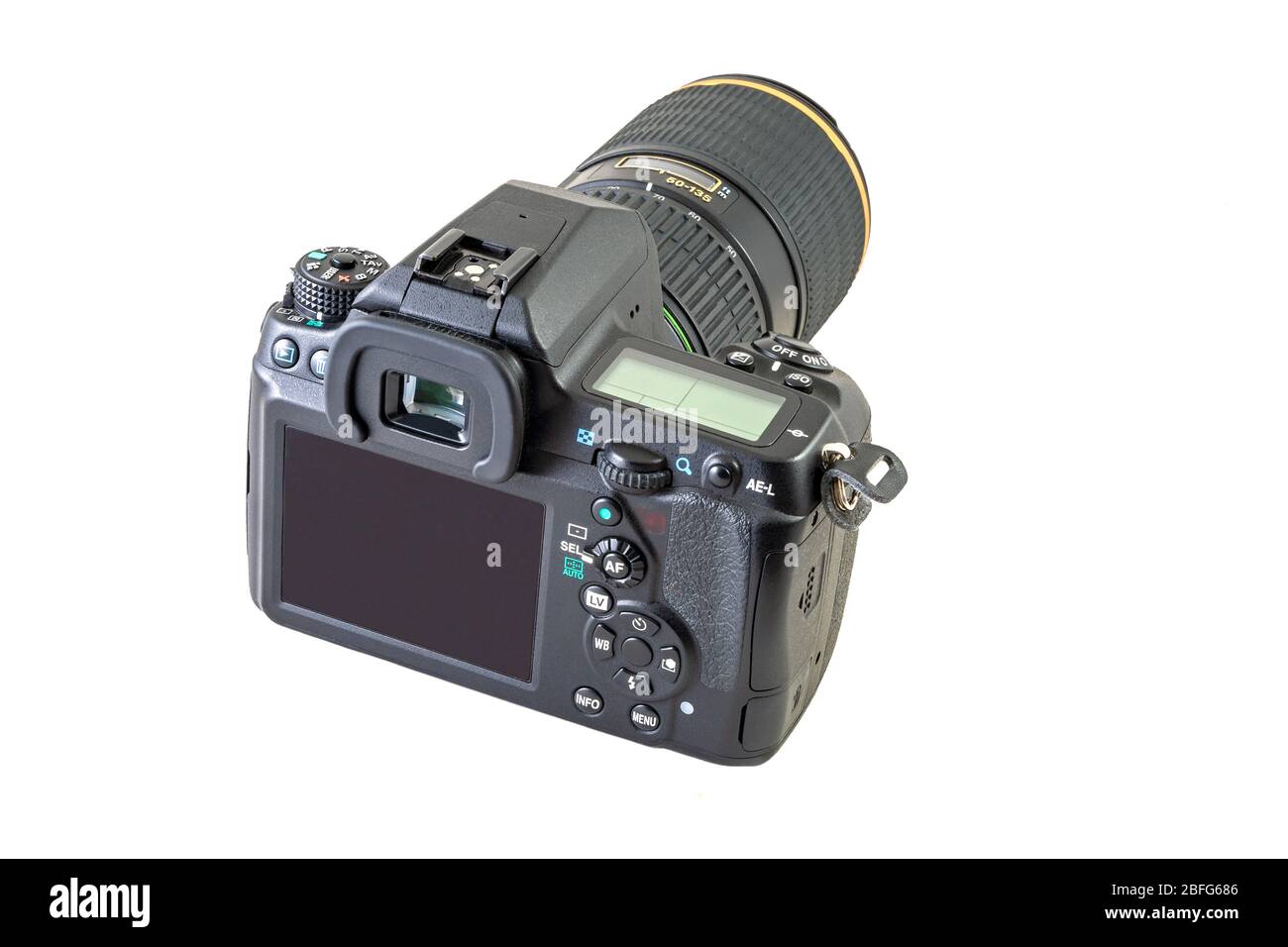 Digitales spiegelreflexkamera-Gehäuse mit sichtbarem lcd-Monitor auf der Rückseite und angeschlossenem Zoomobjektiv Stockfoto