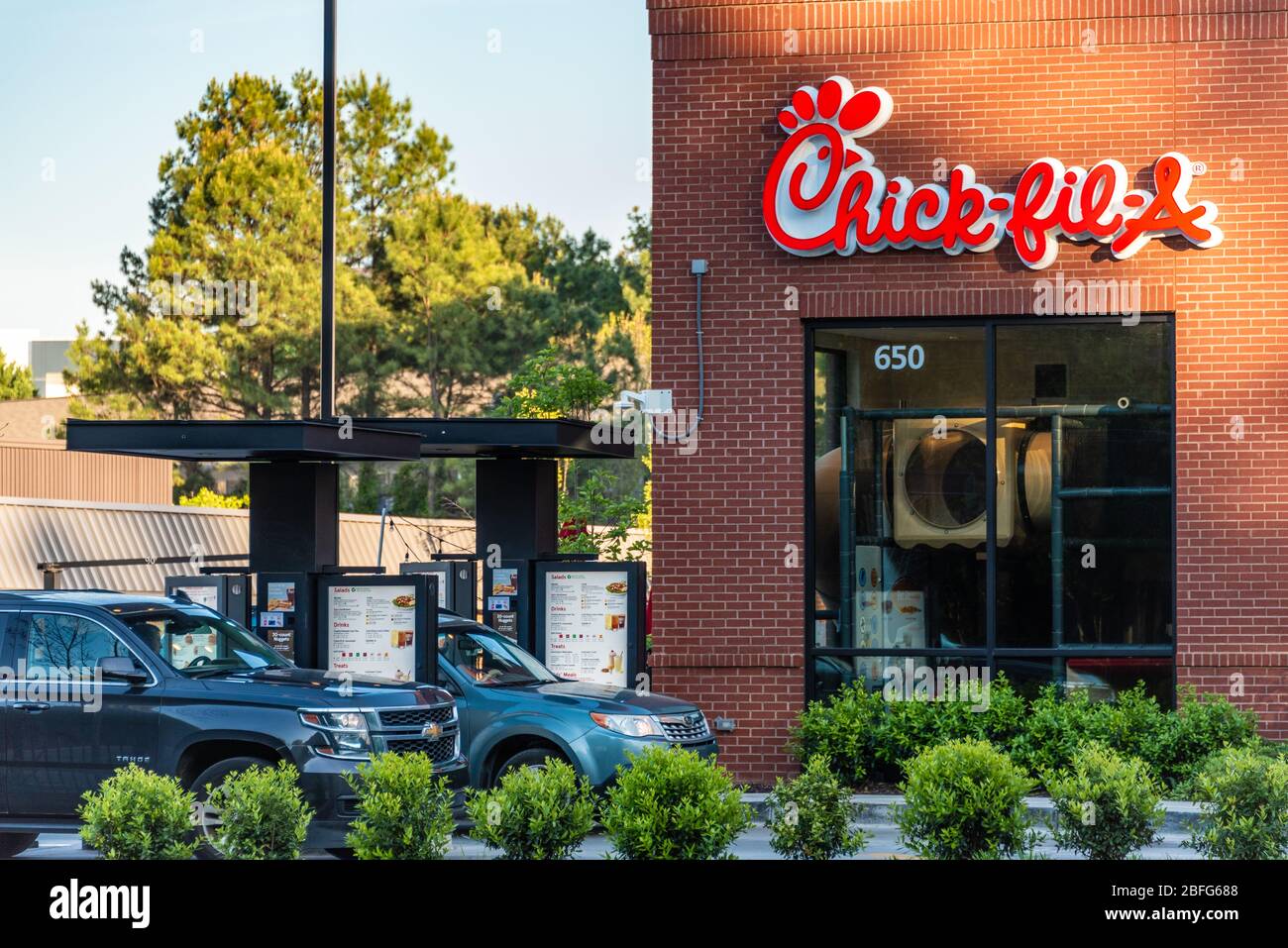 Drive-Thru-Bestellung im Chick-fil-A, Amerikas Top-bewertetes Fast-Food-Restaurant. (USA) Stockfoto