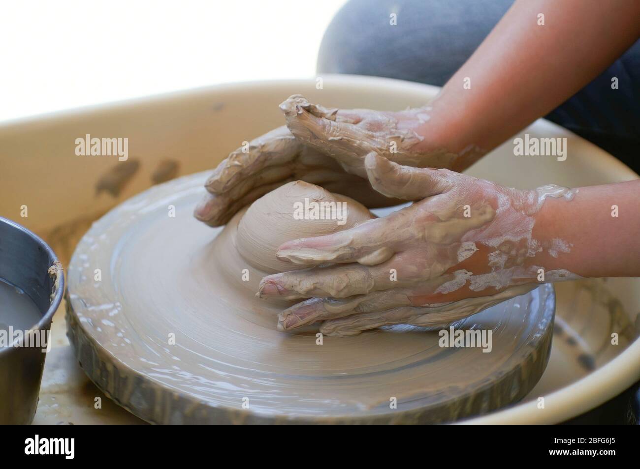 Handarbeit die traditionelle handgemachte Keramik im Yingge District in New Taipei City, Taiwan Stockfoto