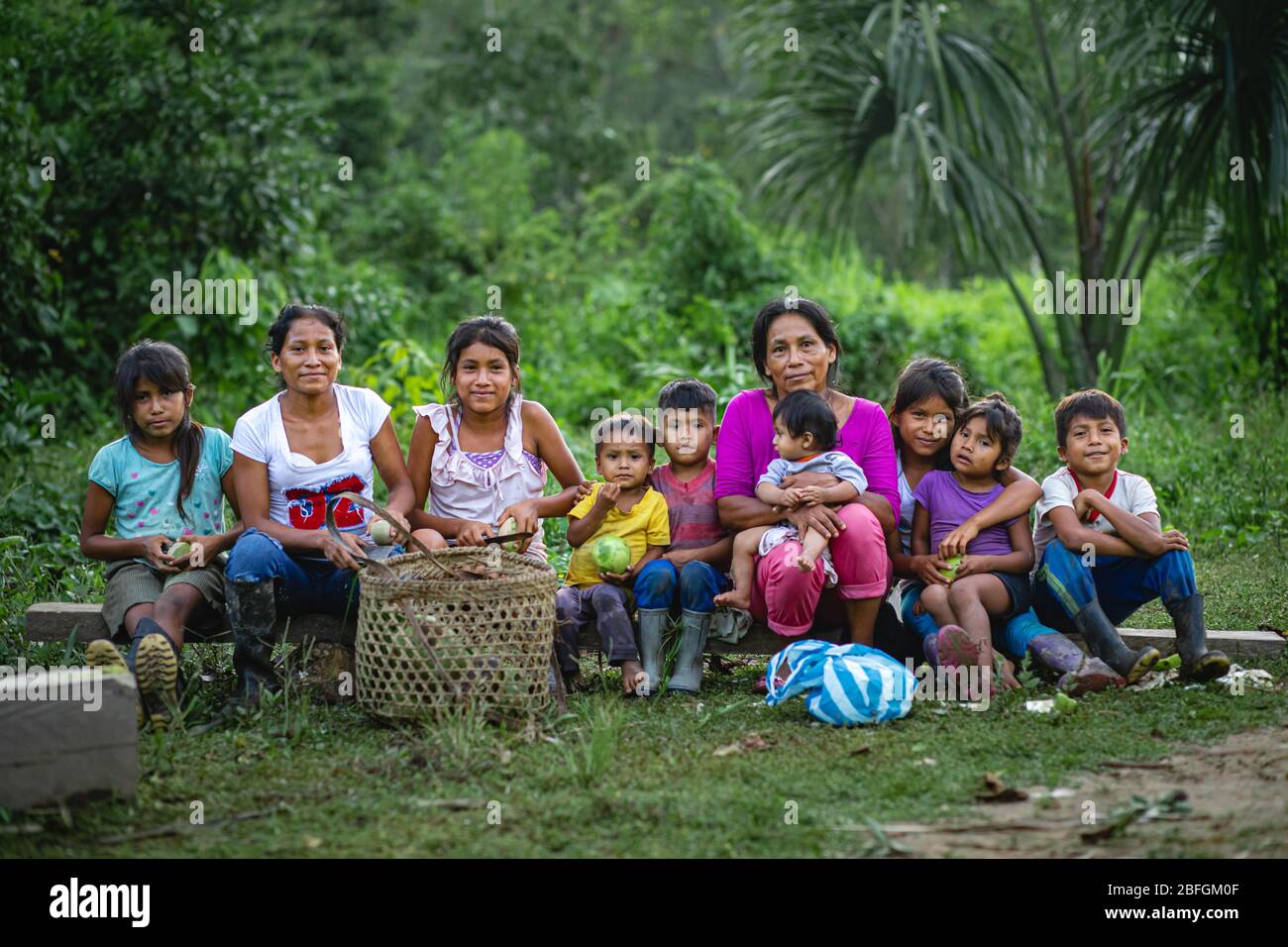 Shuar Indigene Gemeinschaft im Amazonas, Ecuador Stockfoto