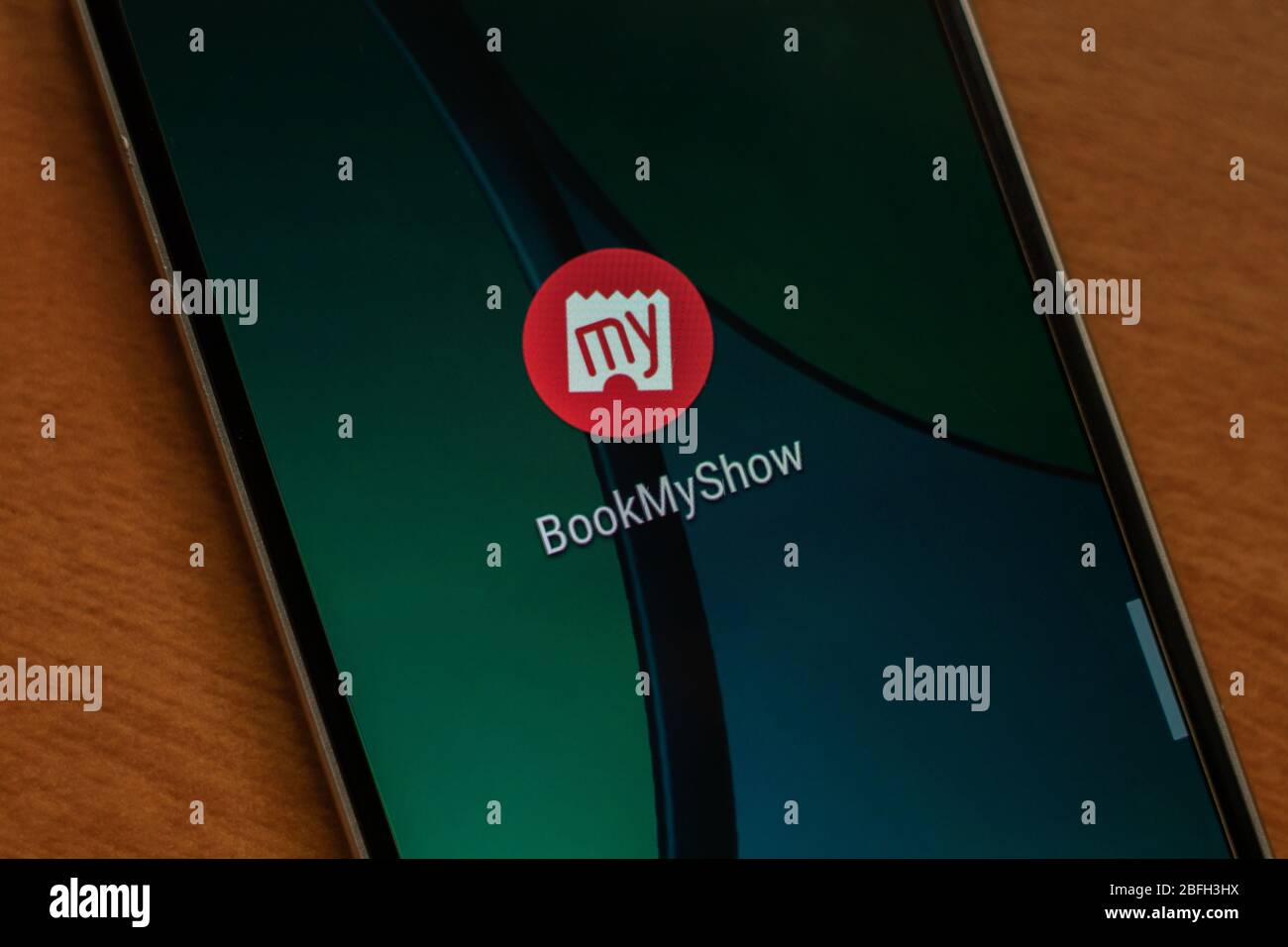 Maksi, Indien - 12. April 2020 : BookMyShow Movies Veranstaltungen App in der mobilen App. Nahaufnahme auf dem mobilen Bildschirm. Stockfoto