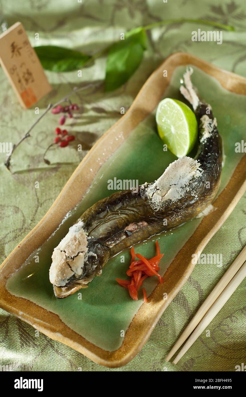 Frittierte, würzige Forelle. thailändische Küche Stockfoto