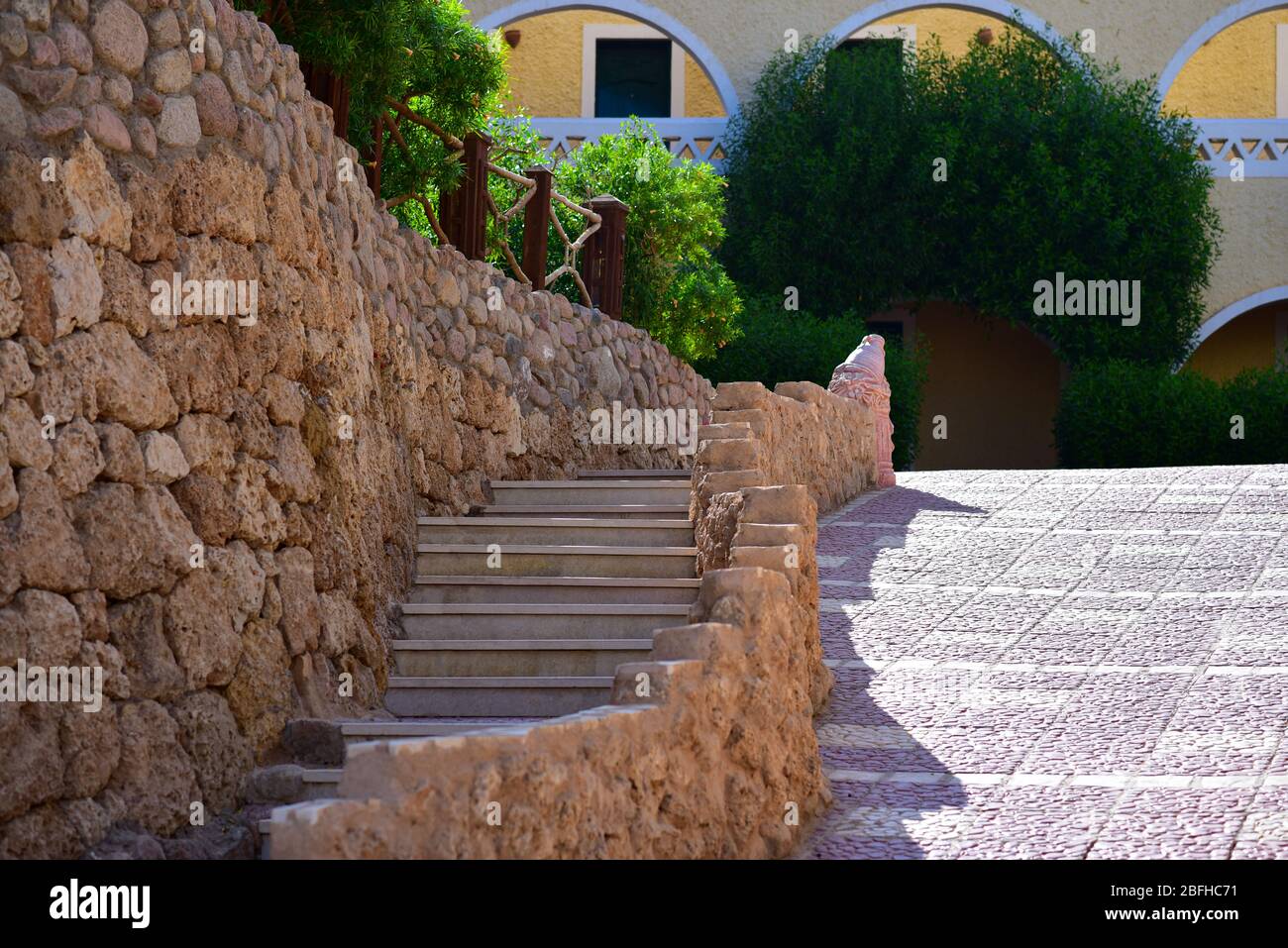Steintreppe in einem ägyptischen Hotel. Stockfoto