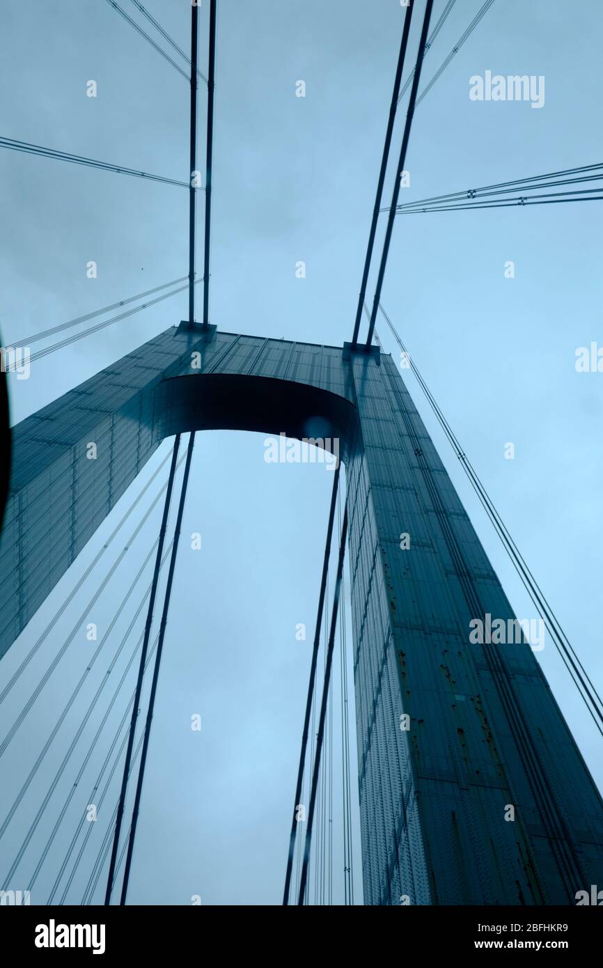 Die Verrazzano-Narrows Bridge ist die längste Hängebrücke der westlichen Hemisphäre, die New York City mit Staten Island verbindet Stockfoto