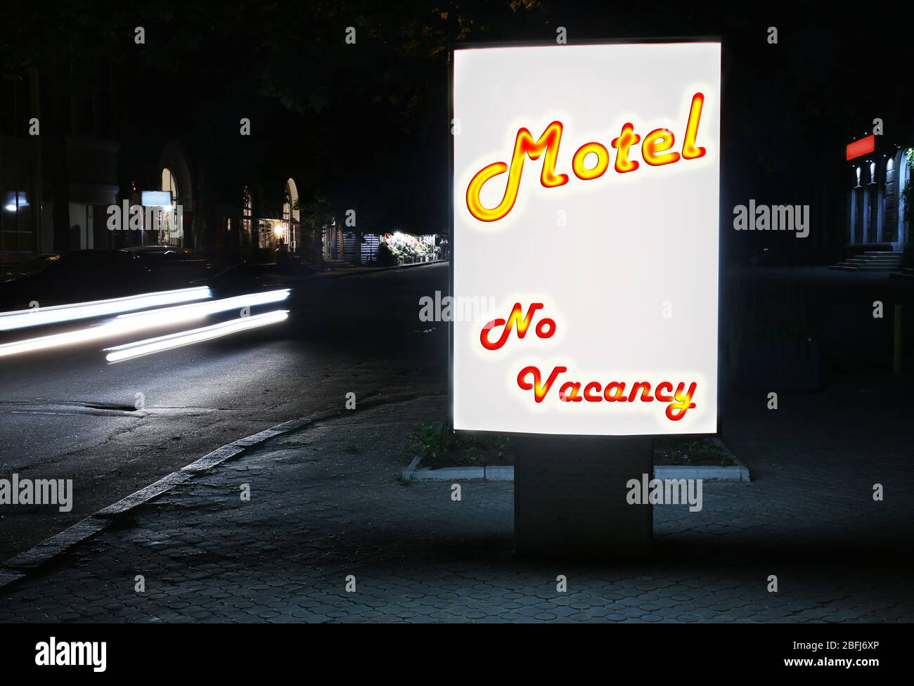 Motel City-light mit Text No Vacancy Stockfoto