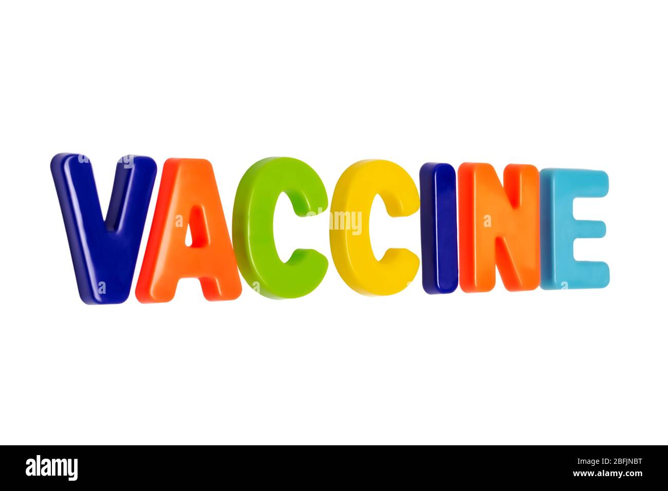 Coronavirus-Pandemie, TEXTINDIMPFSTOFF auf weißem Hintergrund. Ein Impfstoff zur Behandlung einer weltweiten Pandemie. COVID-19 ist der offizielle neue Name für SARS-CoV-2 coron Stockfoto