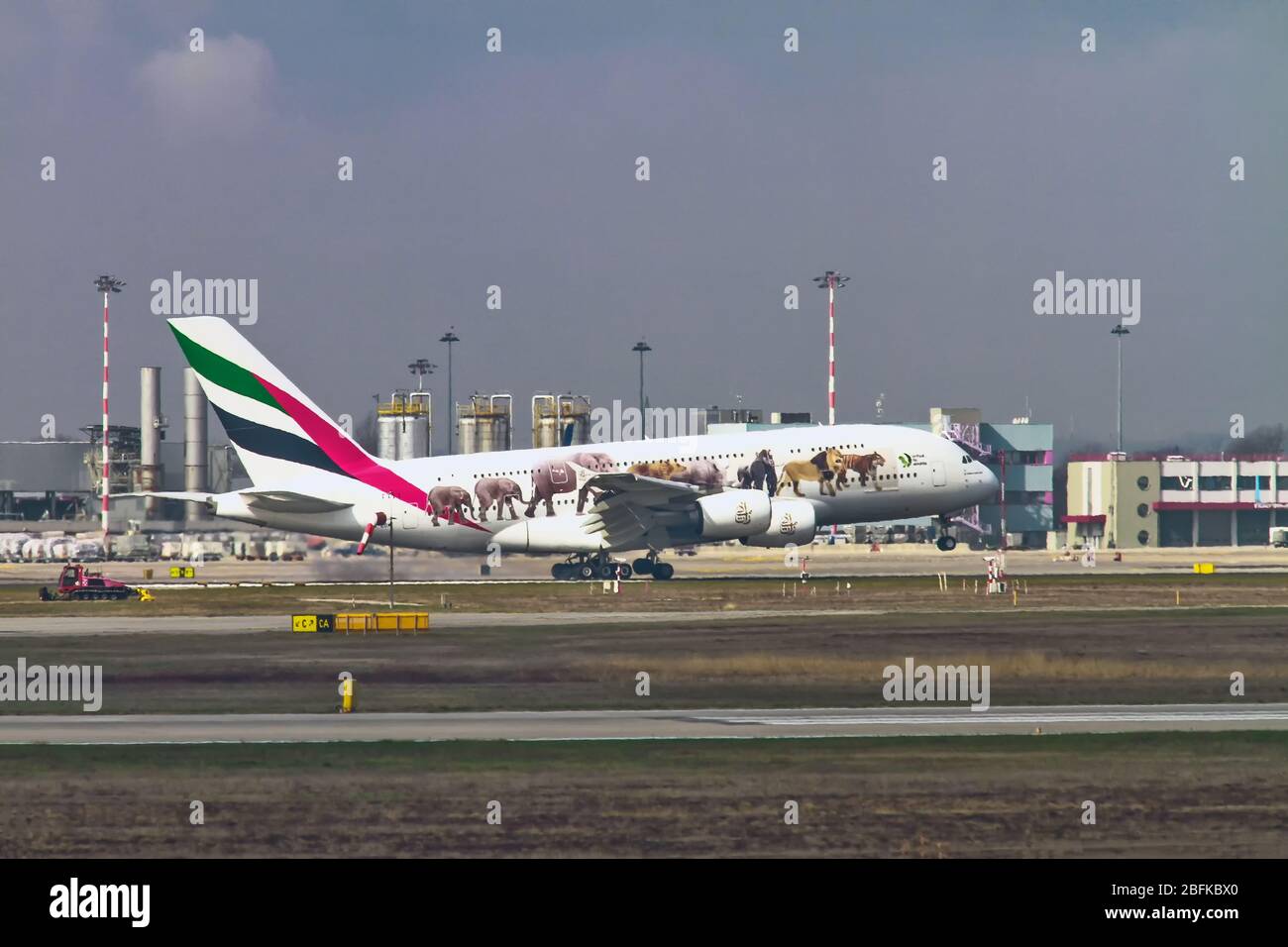 A6-EOM Emirates Airways Airbus A380-800 in Malpensa (MXP / LIMC), Mailand, Italien Stockfoto