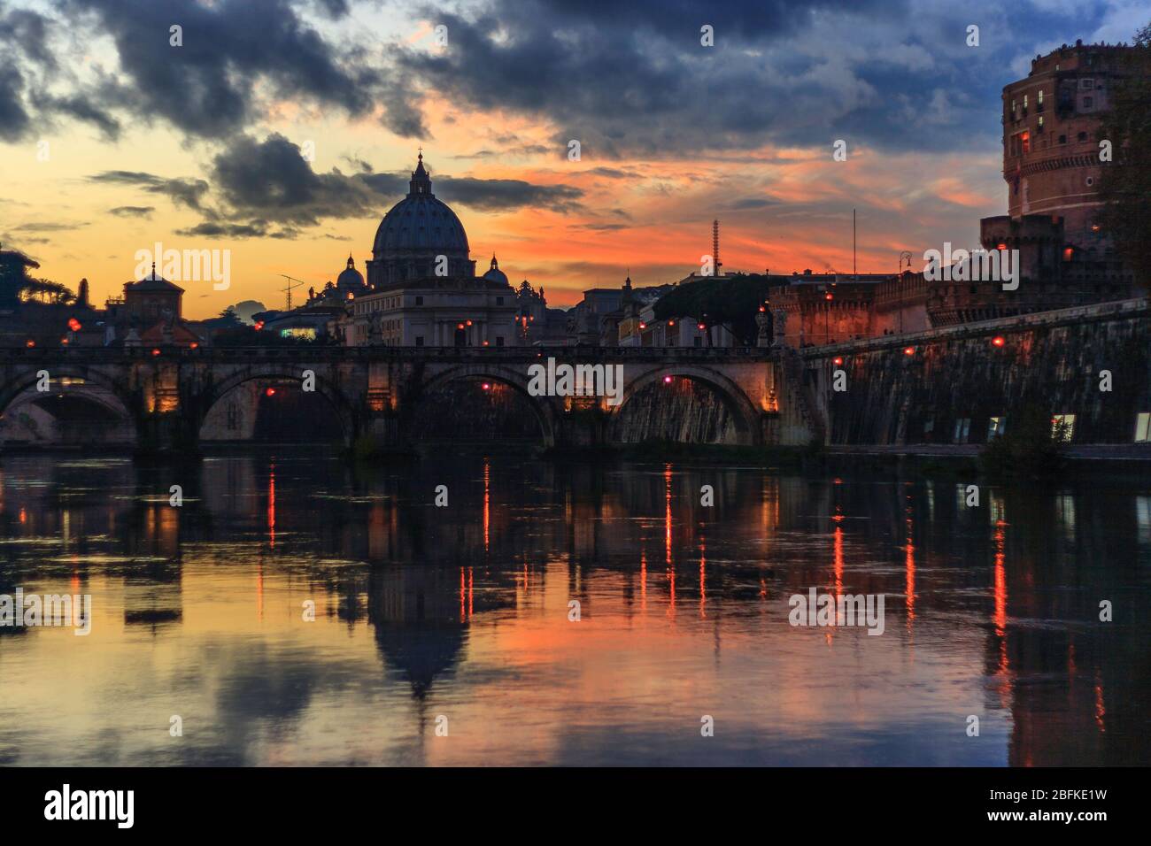 San Pietro e Castel Sant'Angelo Stockfoto