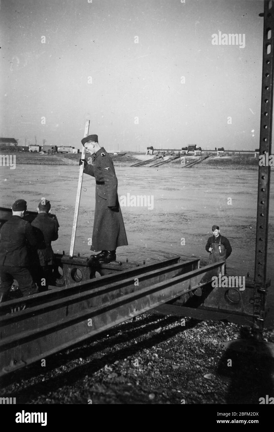 2. Weltkrieg, SS-Soldaten in Dresden, Deutschland Stockfoto