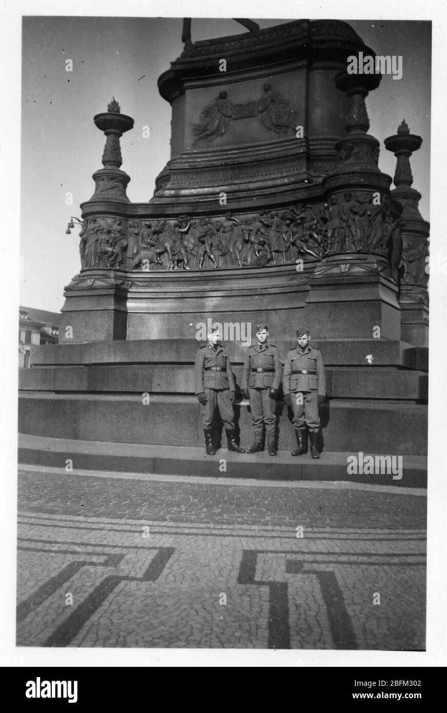 2. Weltkrieg, SS-Soldaten in Dresden, Theaterplatz, Deutschland Stockfoto