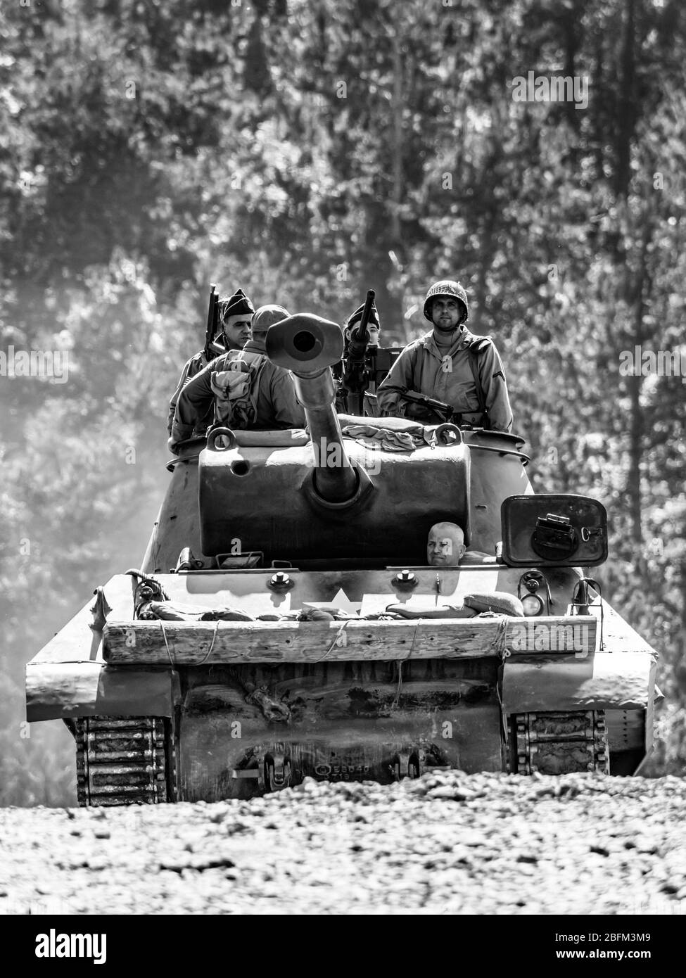 Wiederbelebung der Geschichte Sloweniens Pivka Museum der Militärgeschichte, die US-Soldaten der amerikanischen Armee des 2. Weltkriegs auf dem Panzer reiten Stockfoto