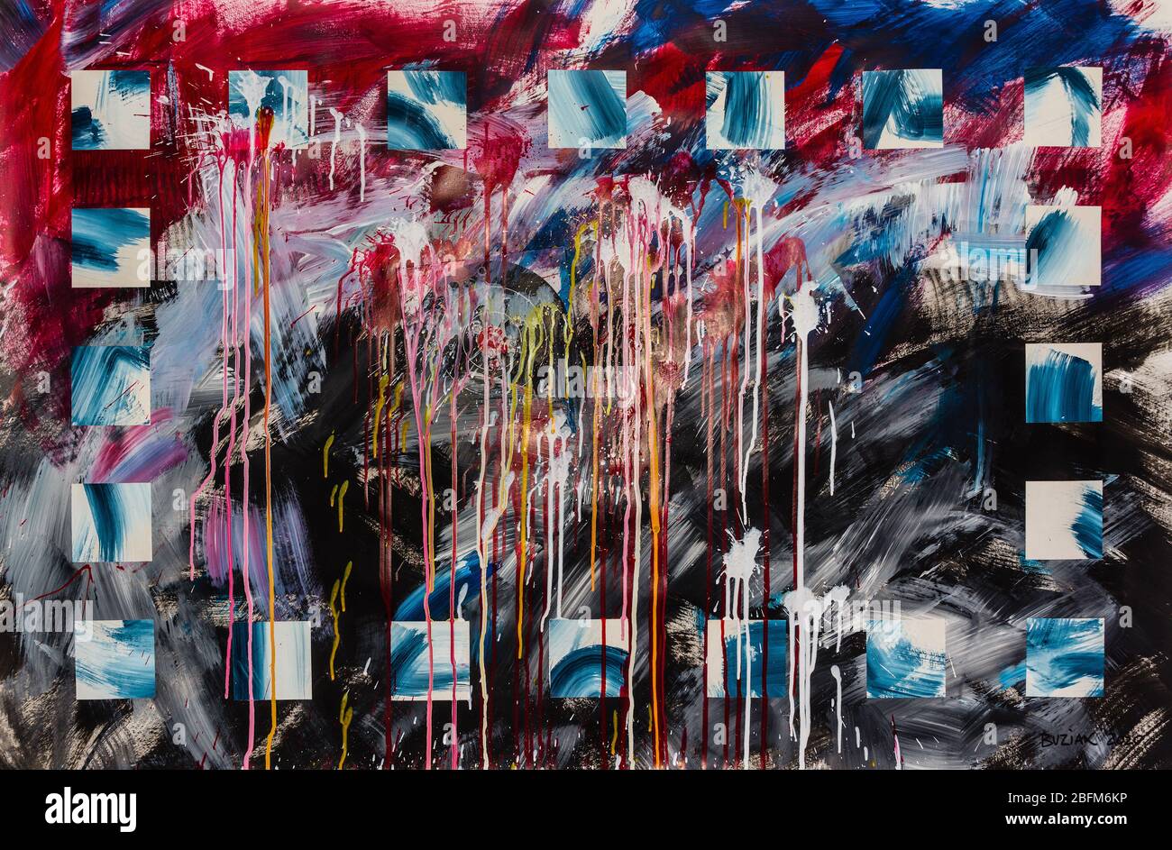 Ed Buziaks abstraktes Kunstwerk wurde an seine Studiowand geklemmt. Stockfoto