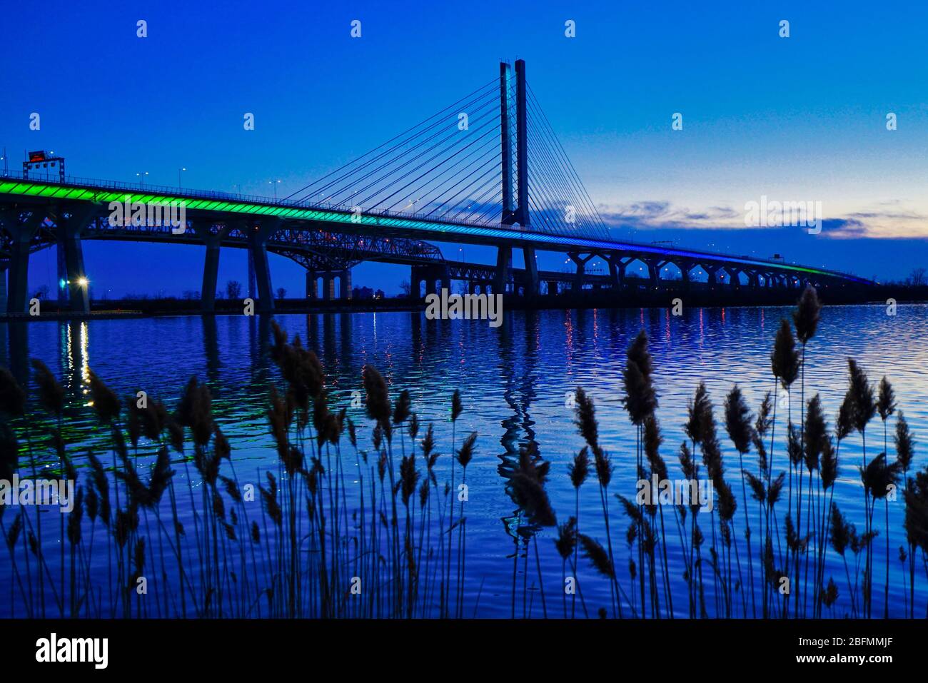 Montreal, Quebec, Kanada, 7. April 2020.die neue Champlain Brücke über den St-Lawrence Fluss.Quelle:Mario Beauregard/Alamy News Stockfoto
