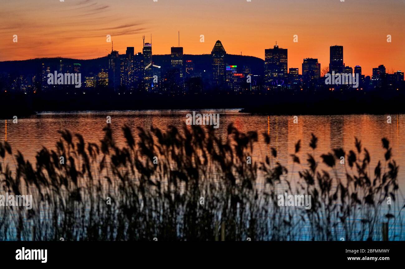 Montreal, Quebec, Kanada, 7. April 2020.Skyline von Montreal in der Dämmerung.Quelle:Mario Beauregard/Alamy News Stockfoto