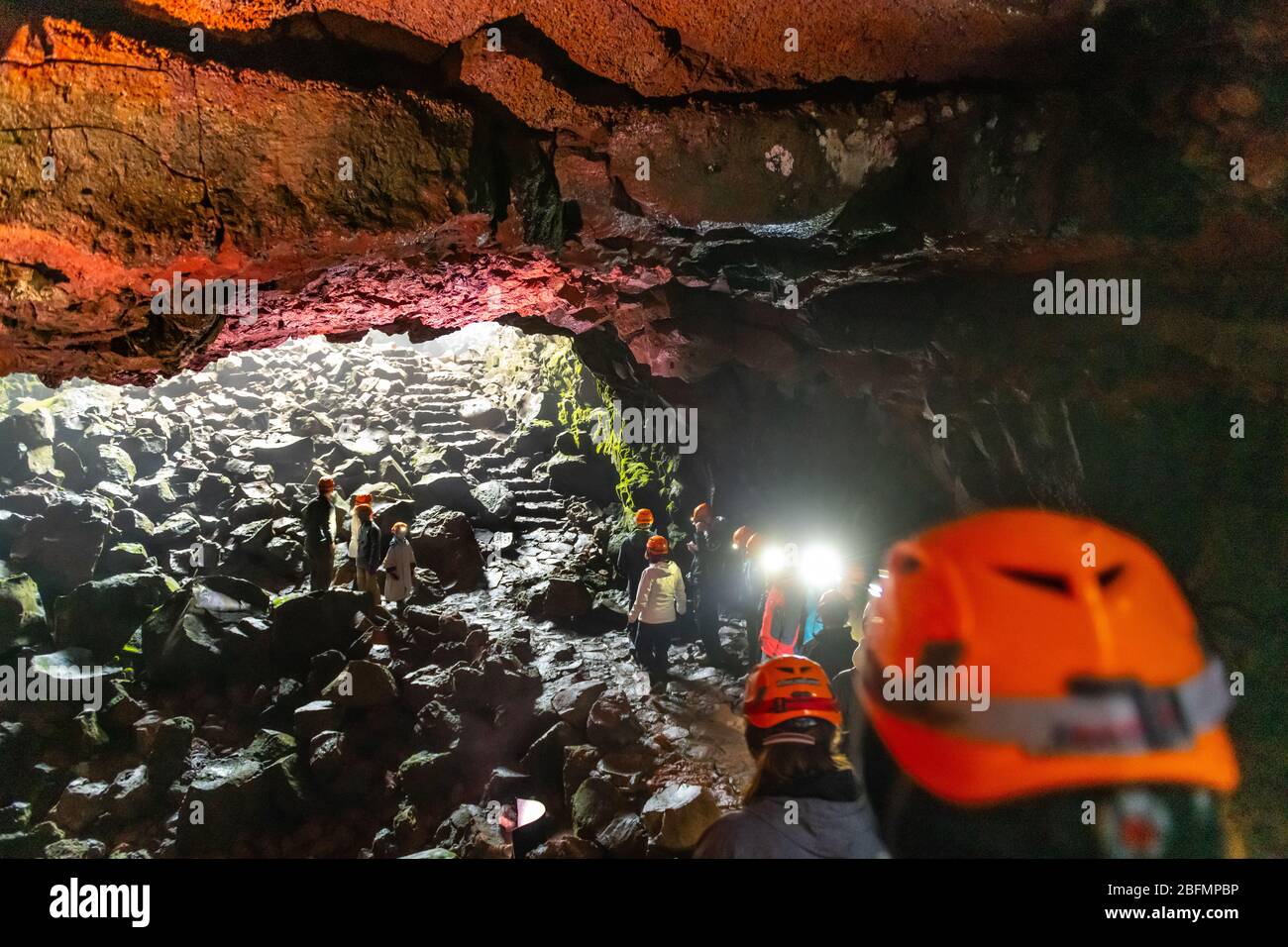Der alte isländische Lava Tunnel als Touristenattraktion Stockfoto