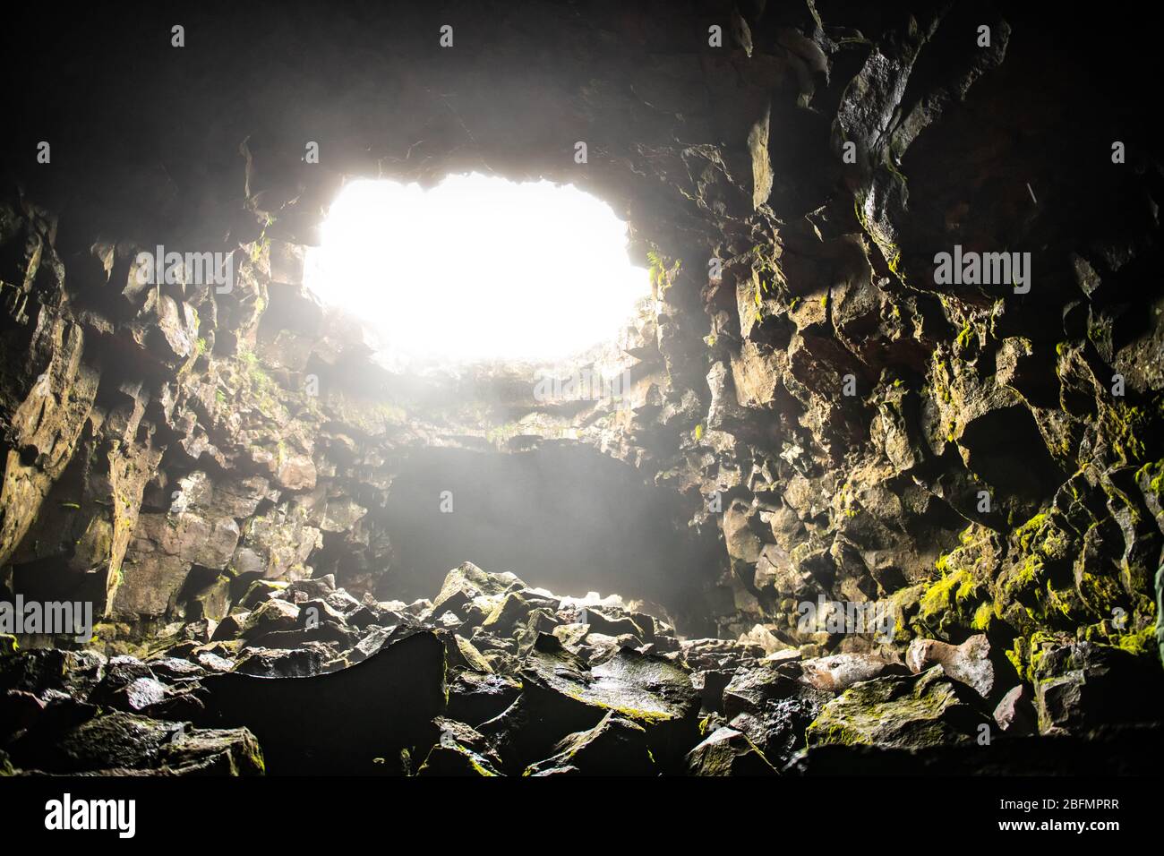 Der alte isländische Lava Tunnel als Touristenattraktion Stockfoto