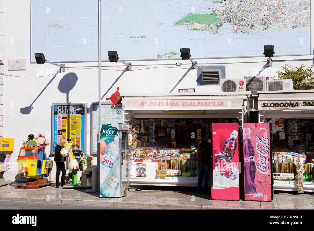 Geschäft in Gaje Bulata Square, Split, Kroatien, Europa Stockfoto