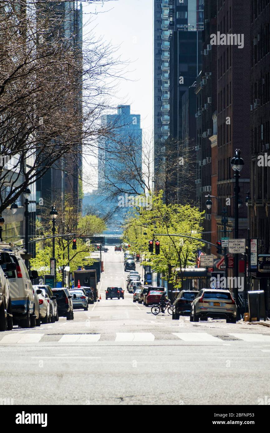 Die Straßen sind aufgrund der COVID-19-Pandemie, April 2020, New York City, USA, verlassen Stockfoto