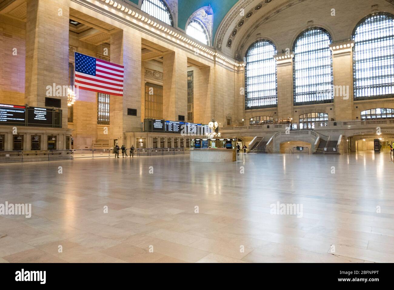 Grand Central ist aufgrund der COVID-19-Pandemie vom 2020. April in New York City, USA, fast leer Stockfoto