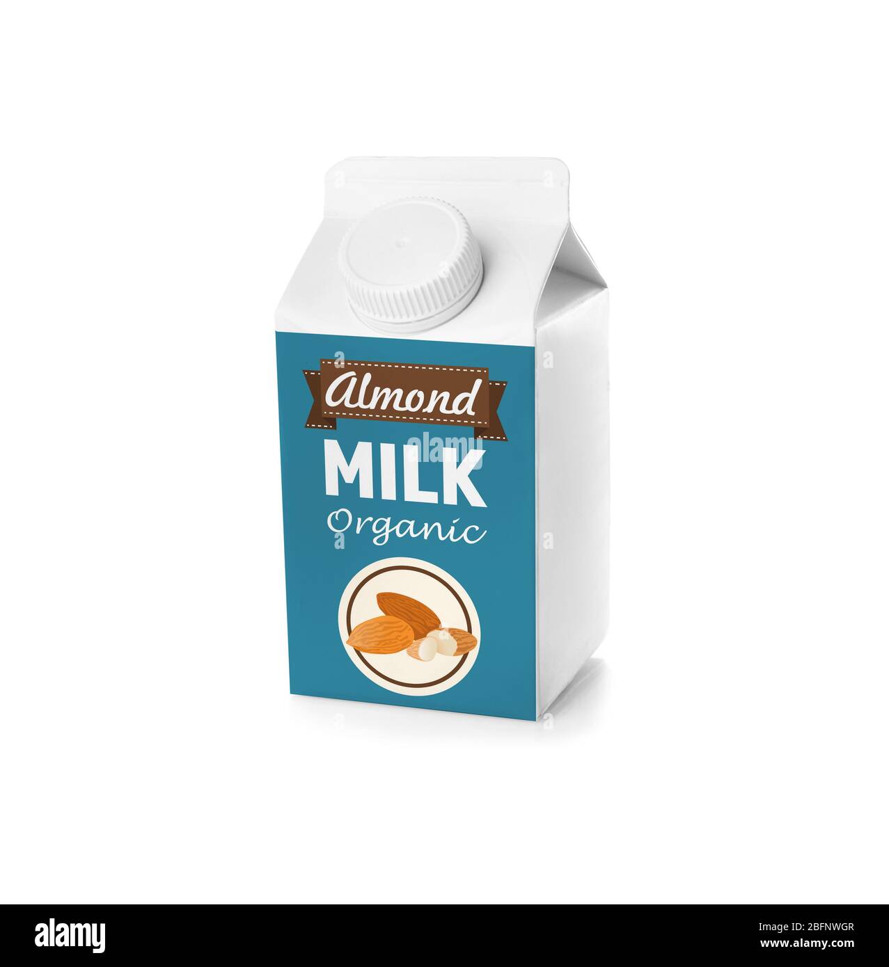 Packung Mandelmilch auf weißem Hintergrund Stockfoto