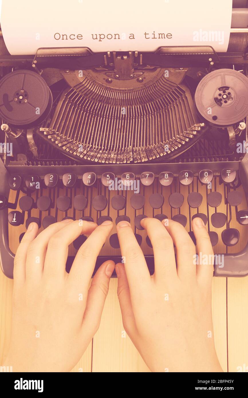 Antike Schreibmaschine. Vintage Schreibmaschine Maschine schließen Stockfoto