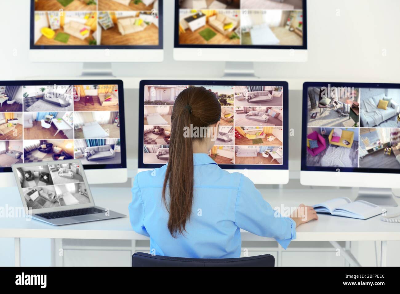 Sicherheit von Privateigentum und moderne Technik. Schutz vor Überwachung von Überwachungskameras für zu Hause Stockfoto